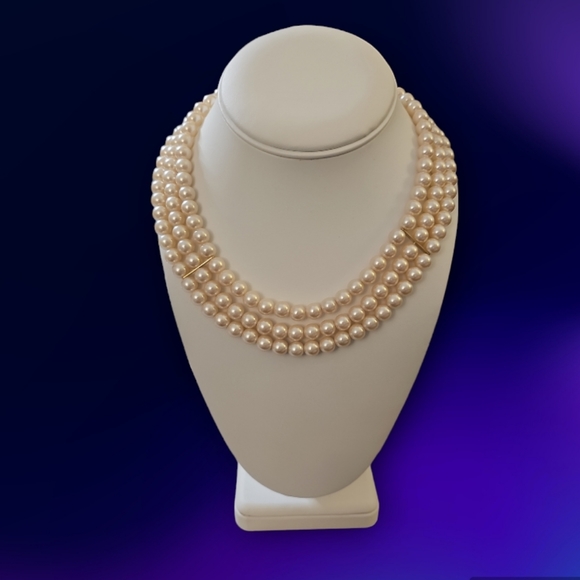 Triple Strand Signed RICHELIEU Cultured Pearl Vintage Necklace. - Picture 3 of 8